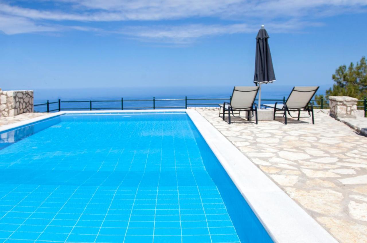 Villa Skyfall Kalamíci Kültér fotó