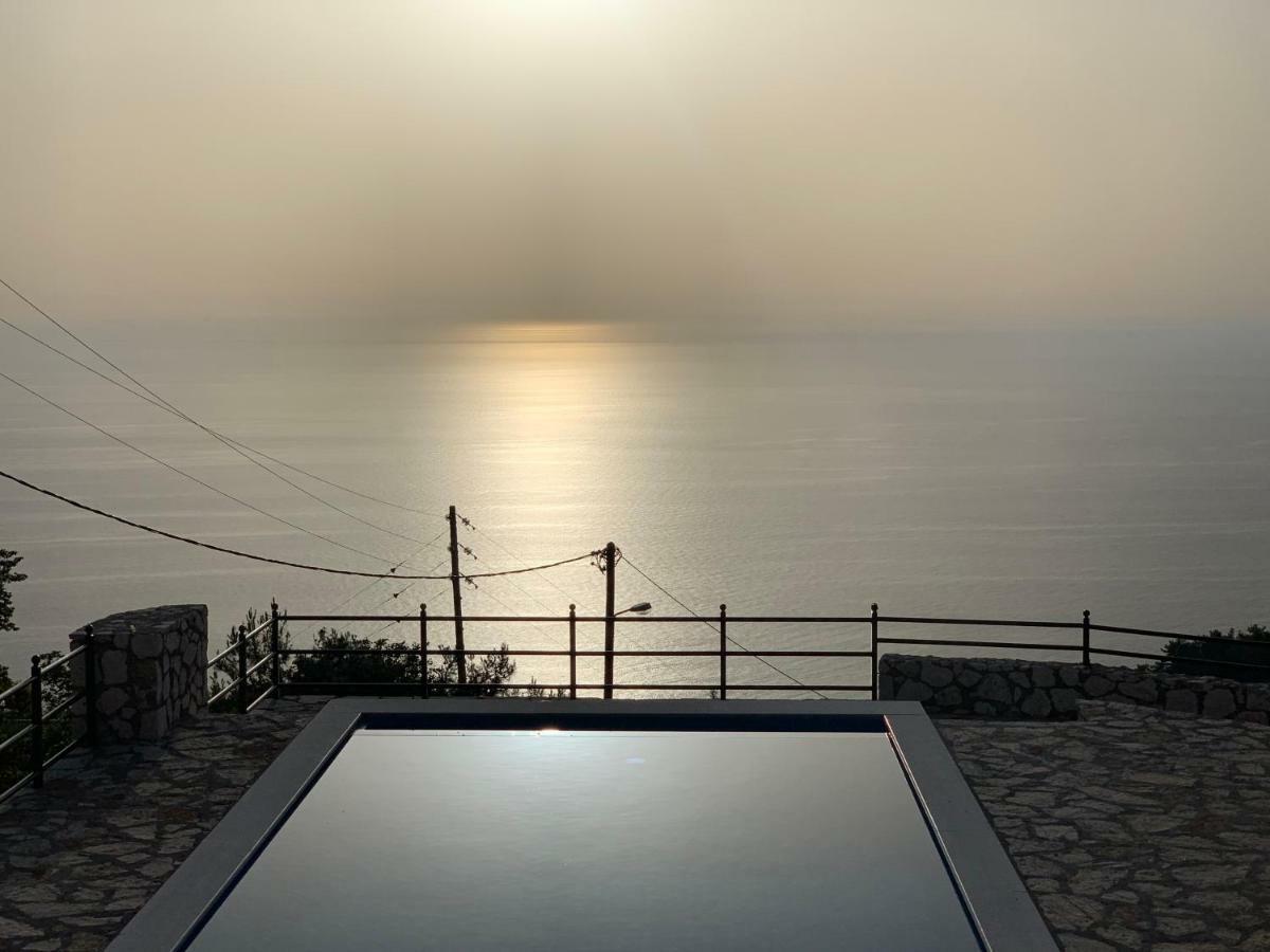 Villa Skyfall Kalamíci Kültér fotó